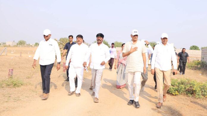 BRS | వరంగల్ దేవన్నపేటలో భారాస రజతోత్సవ సభా స్థలి పరిశీలన